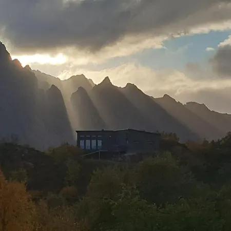 Koselig Hus Med Utsikt Til Hav Og Fjell Сasa de vacaciones